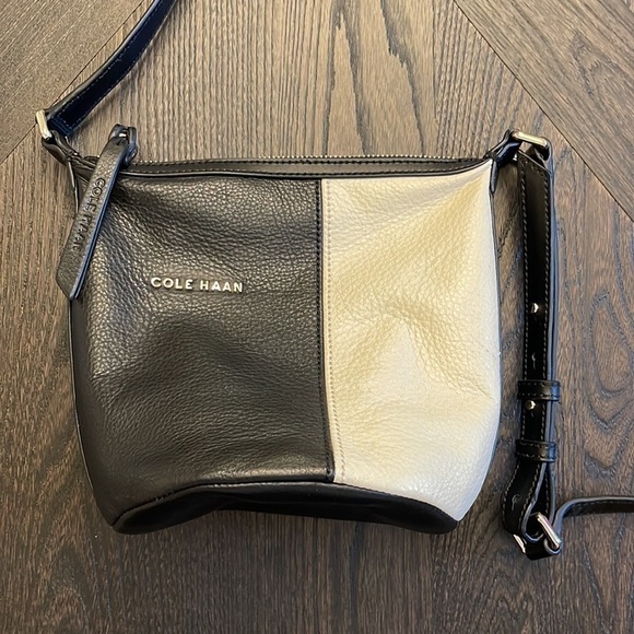 COLE Haan Black and White Crossbody Leather Bag - Picture 1 of 9